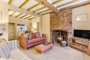 Brand Hill Cottage with Hot Tub